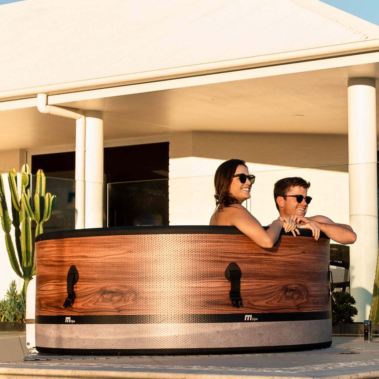 Anwendungsbeispiel für den Purehaven MSPA aufblasbaren DUET ECO Whirlpool