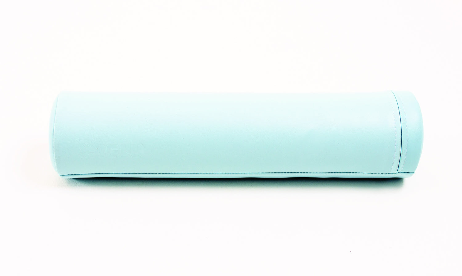 Runder, blauer Yogaroller aus weichem Material auf weißem Hintergrund