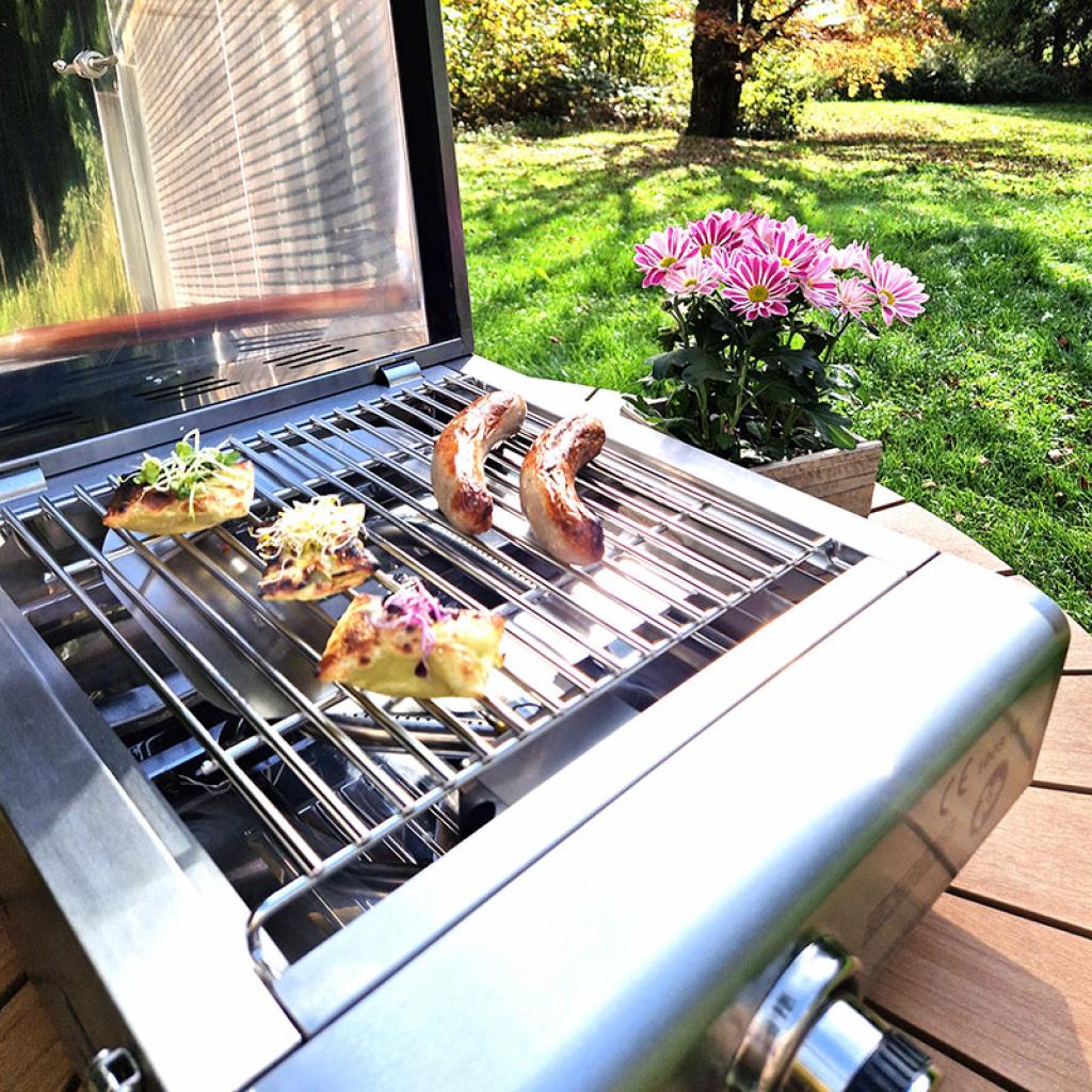 Leichter und portabler Multi-Kulti® Grill - 42x51x25 cm, 3,8 kW, Edelstahl, Backhaube mit Thermometer, Gasbetrieb