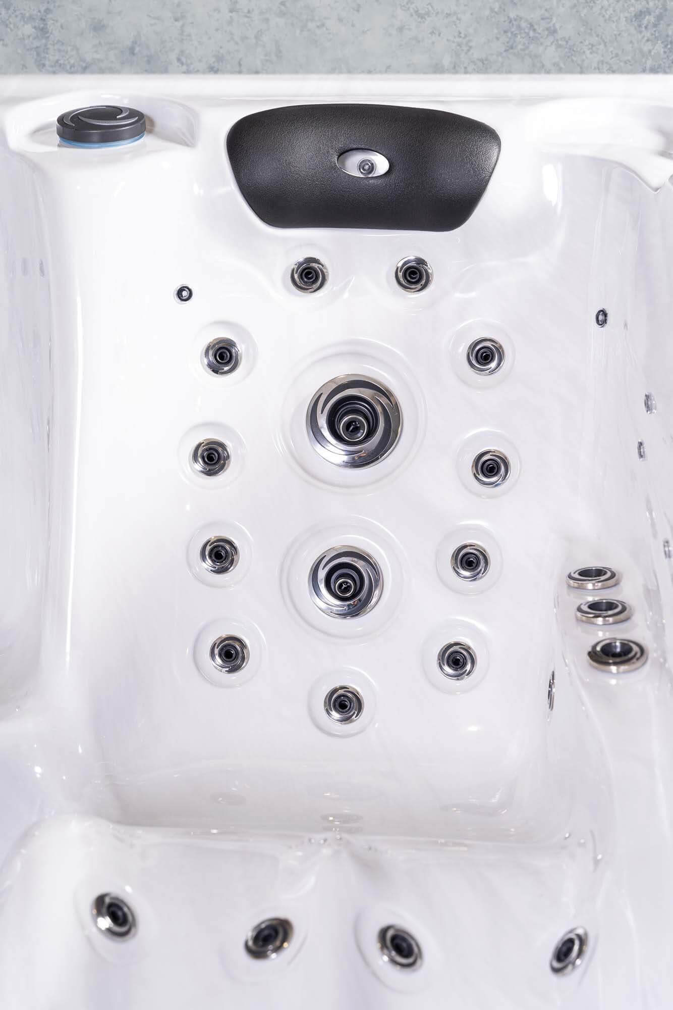 PureHaven Imperia American Outdoor-Whirlpool 230x230 cm für 6 Personen mit 71 Massagedüsen Heizung LEDs Thermoabdeckung Farbe Sterling Silber/Grau