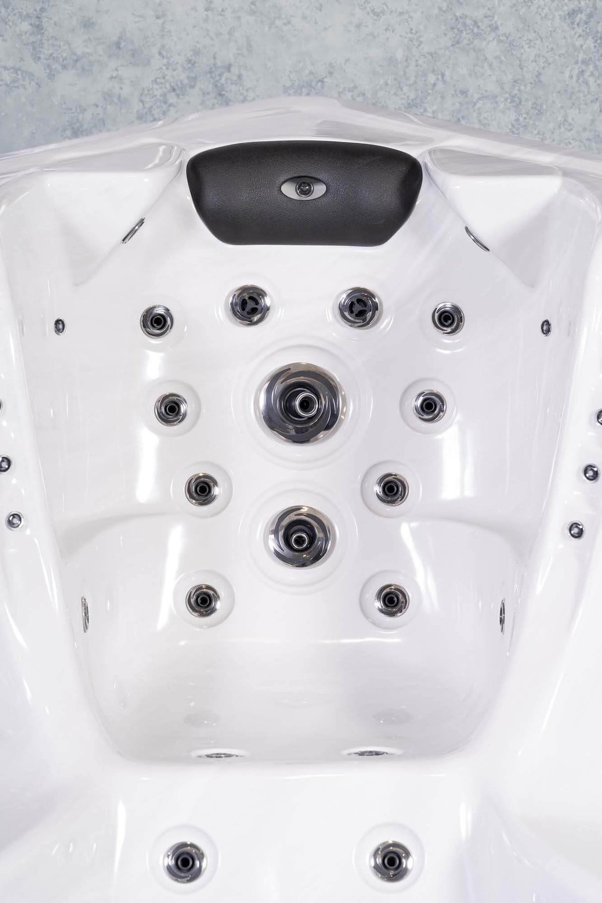 PureHaven Imperia American Outdoor-Whirlpool 230x230 cm für 6 Personen mit 71 Massagedüsen Heizung LEDs Thermoabdeckung Farbe Sterling Silber/Grau