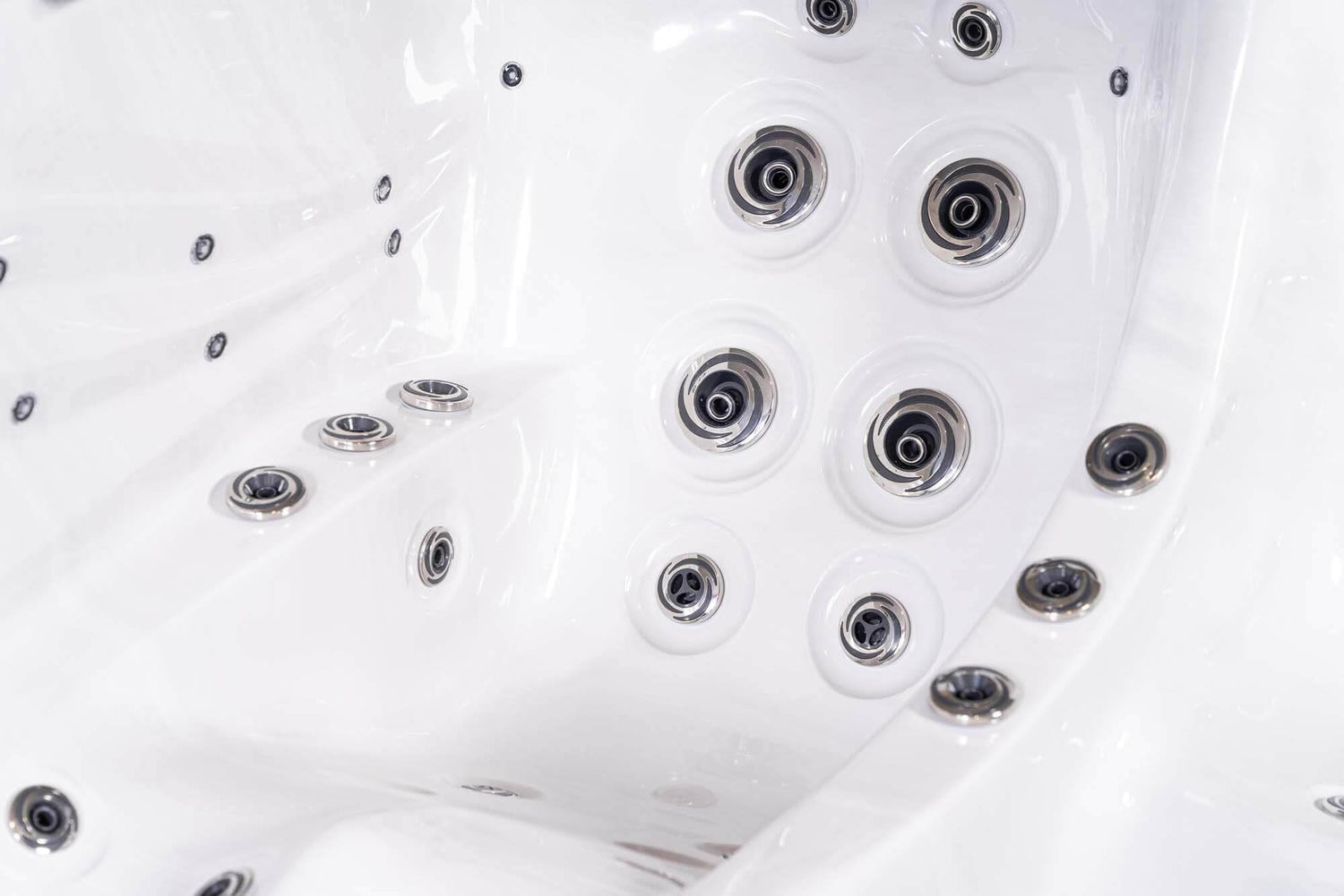 PureHaven Imperia American Outdoor-Whirlpool 230x230 cm für 6 Personen mit 71 Massagedüsen Heizung LEDs Thermoabdeckung Farbe Sterling Silber/Grau