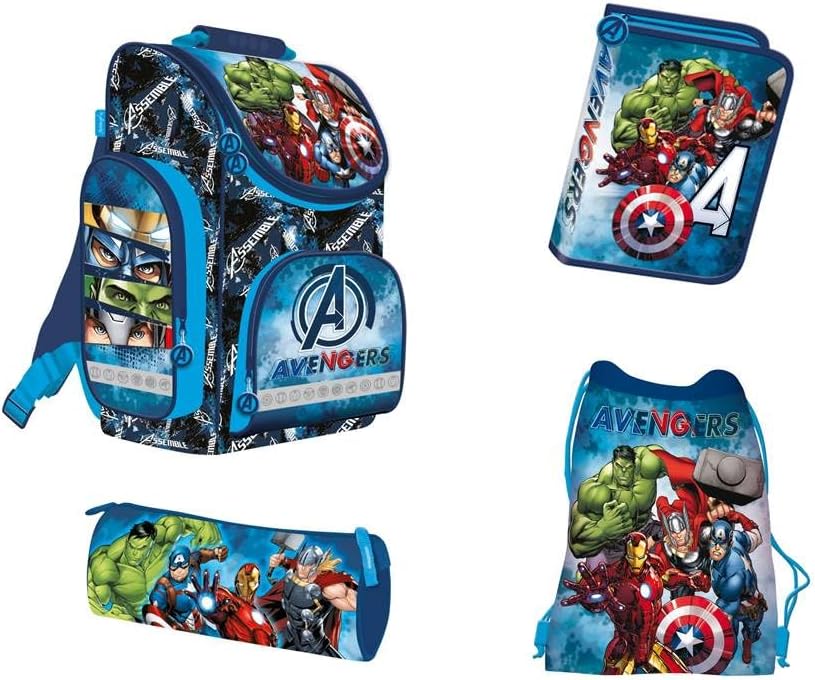 Schulranzenset 4-Teilig Avengers – Vorderansicht – Komplettes Avengers-Schulranzenset mit allen enthaltenen Artikeln, Vorderseiten sichtbar.