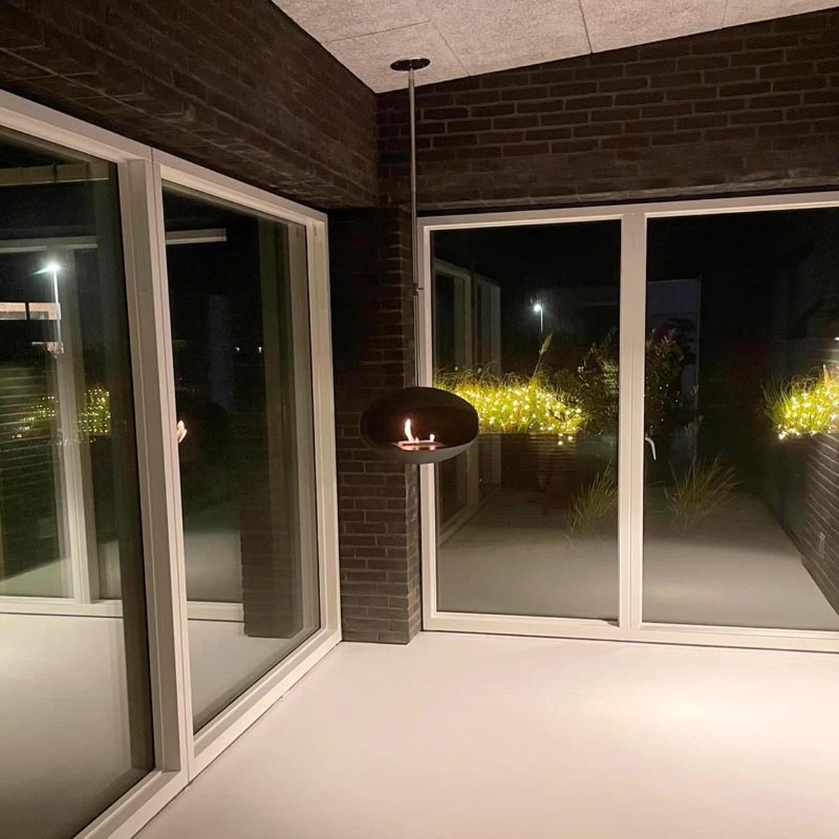 CACH Fires Cocoon Aeris, Bioethanol-Kamin in Schwarz mit verstellbarem Edelstahlstab, Bioethanol-Deckenkamin, 3 kW, elegant und modern.