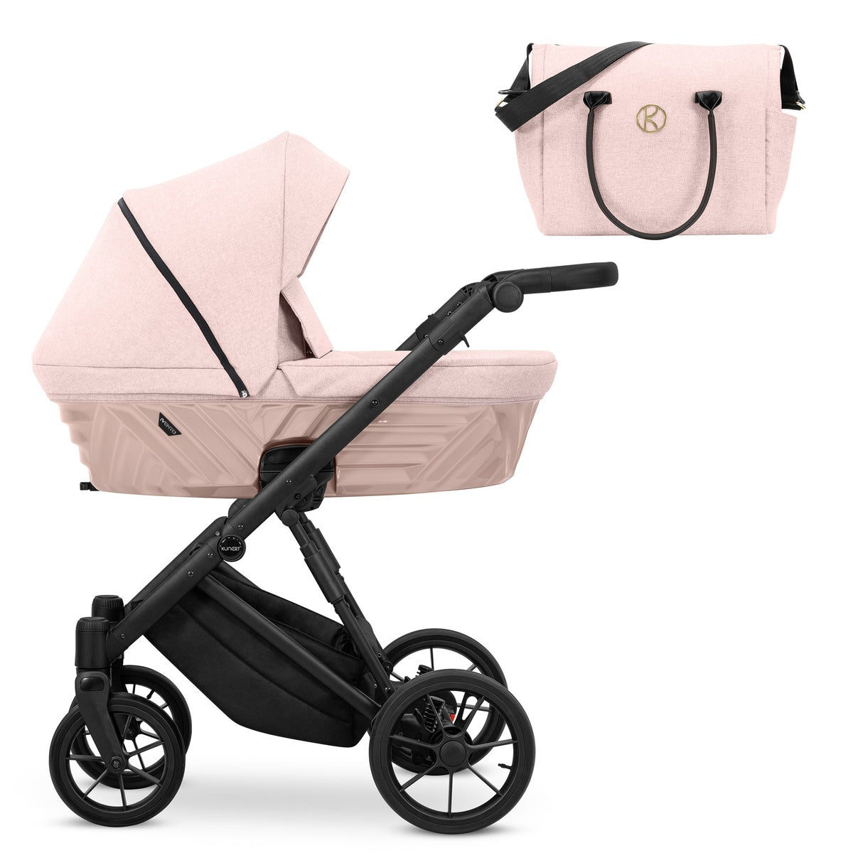 Kombikinderwagen in drei Ansichten: links Seitenansicht mit Babywanne, rechts Frontansicht mit Sportsitz, unten Vorderansicht eines passenden Rucksacks.