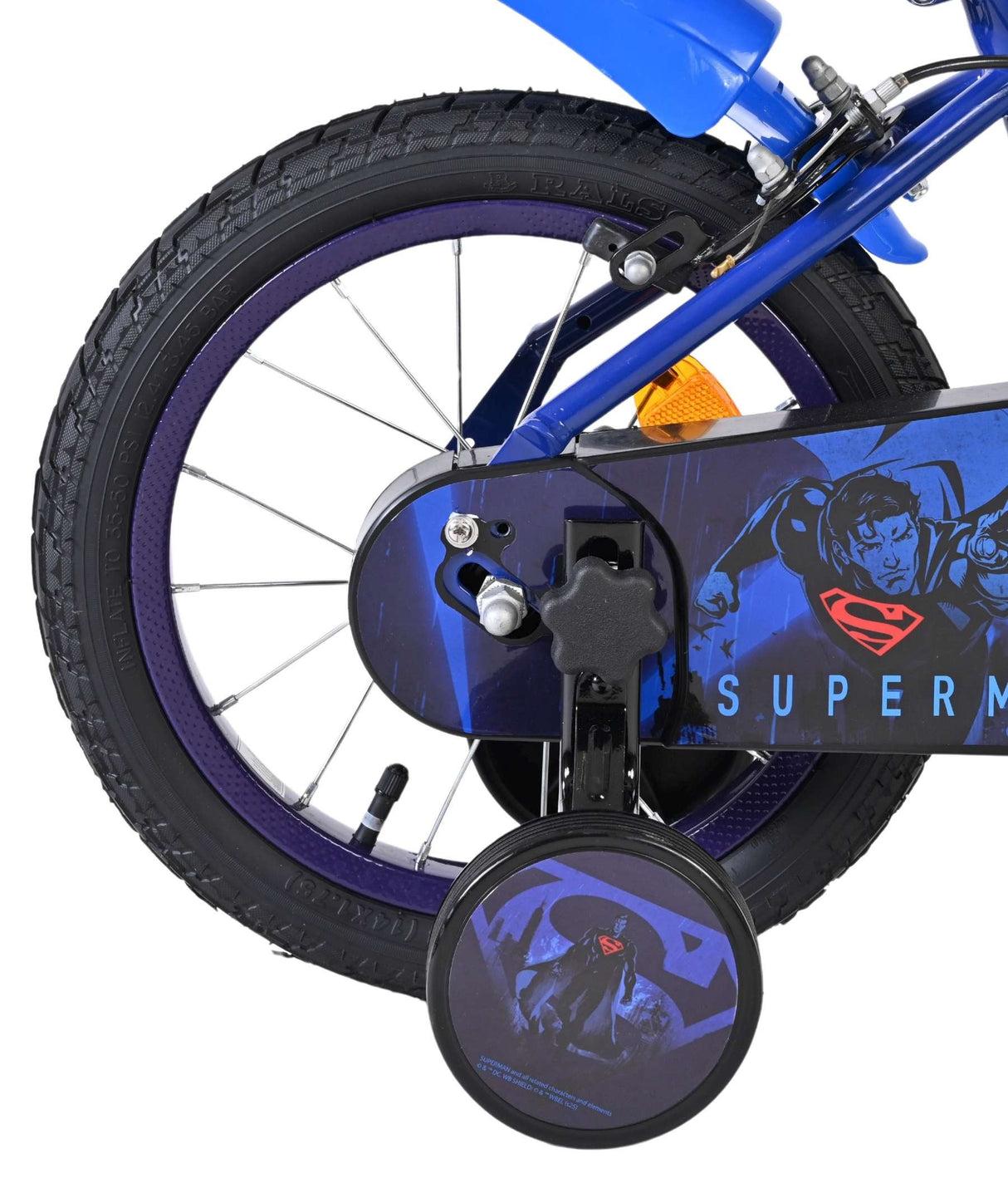 Blaue Fahrradnabe mit Superman-Motiv und stabilen Reifen