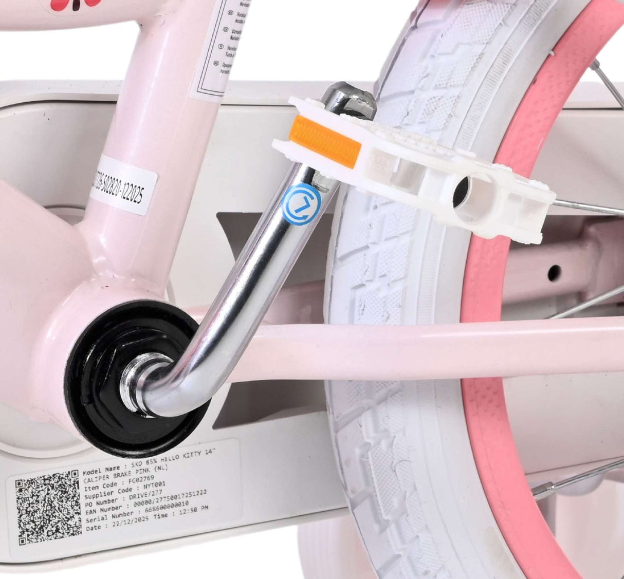 Rosa Fahrrad mit weißem Pedal und Aufkleber am Rahmen