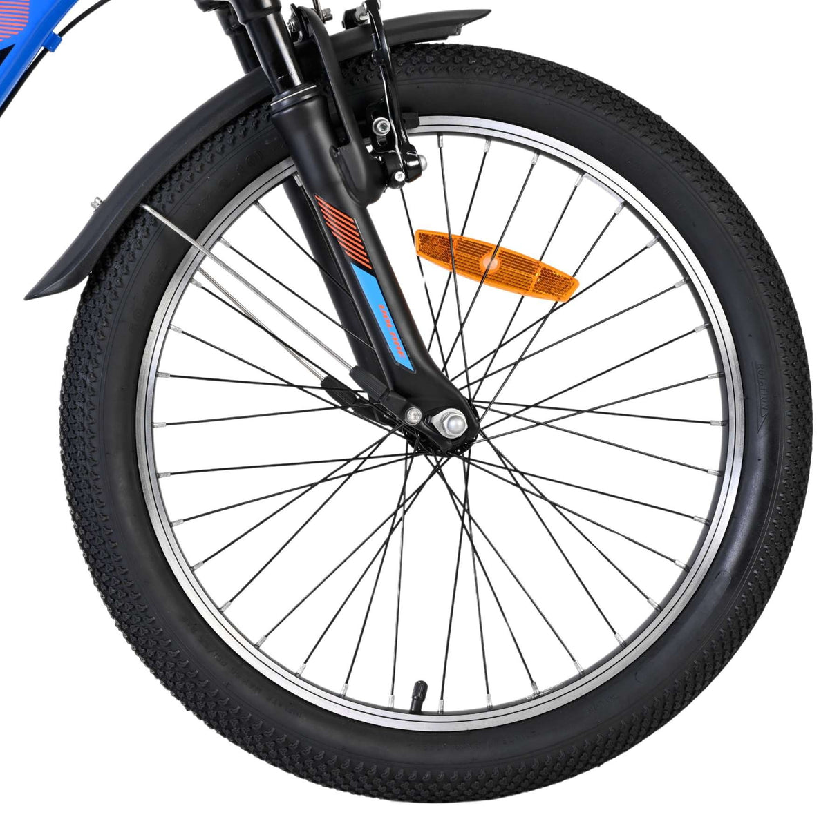 Vorderreifen eines Fahrrads mit schwarzem Reifen und reflektierendem Element