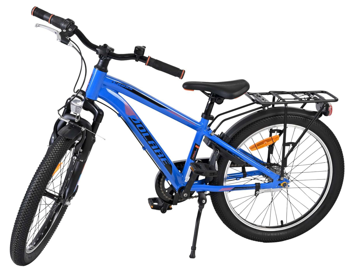 Blaues Mountainbike mit Gepäckträger und robusten Reifen