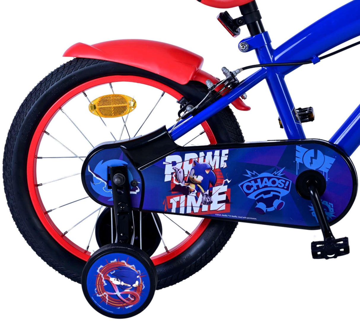 Blaues Kinderfahrrad mit rotem Sattel und buntem Kettenkasten