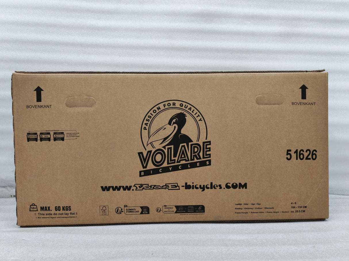Braune Versandbox mit Logo und Informationen zu Fahrrädern