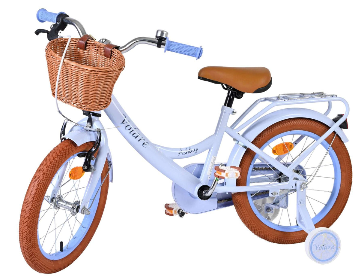 Kinderfahrrad in Hellblau mit Korb und braunen Reifen