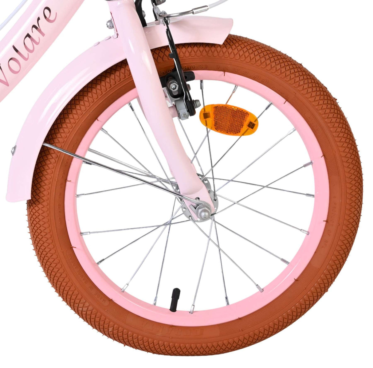 Rosa Fahrradreifen mit braunem Profil und reflektierendem Element
