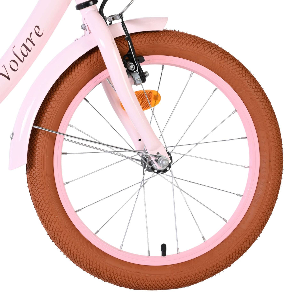 Vorderreifen eines Fahrrads mit braunem Reifen und pinker Felge