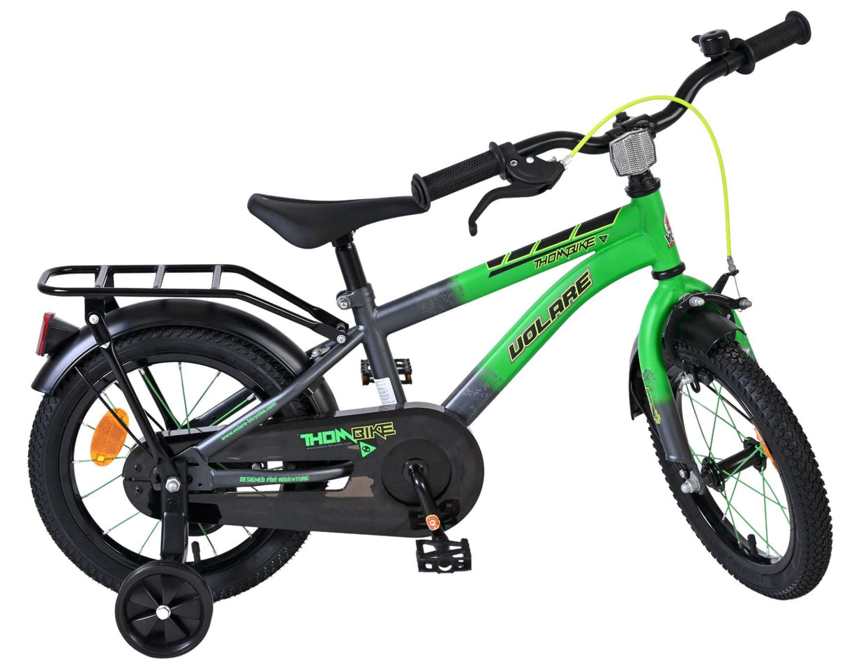 Kinderfahrrad in Grün und Schwarz mit Stützrädern und Gepäckträger