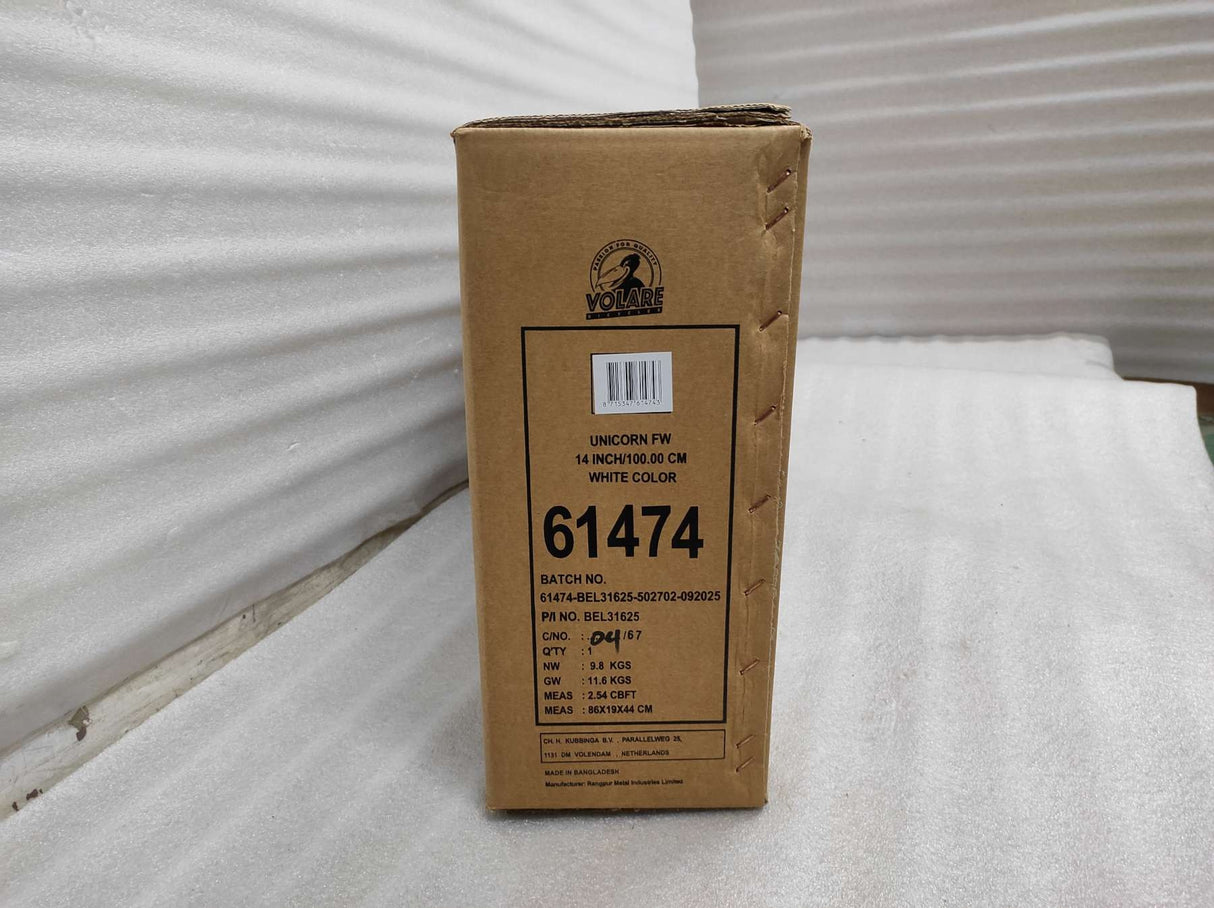 Braune Kartonverpackung mit Produktinformationen und Batchnummer