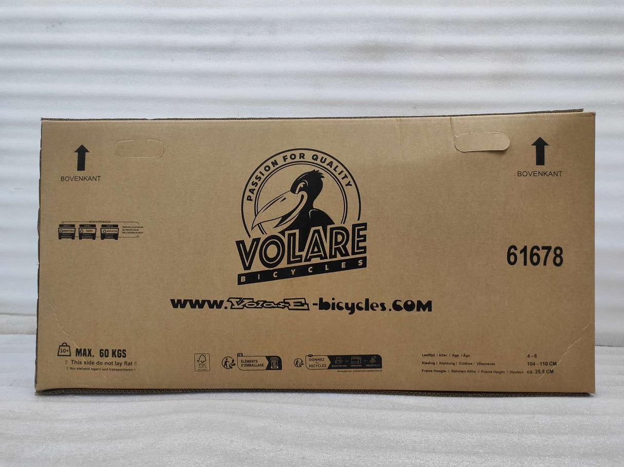 Kartonverpackung für ein Fahrrad mit Logo und Versandinformationen