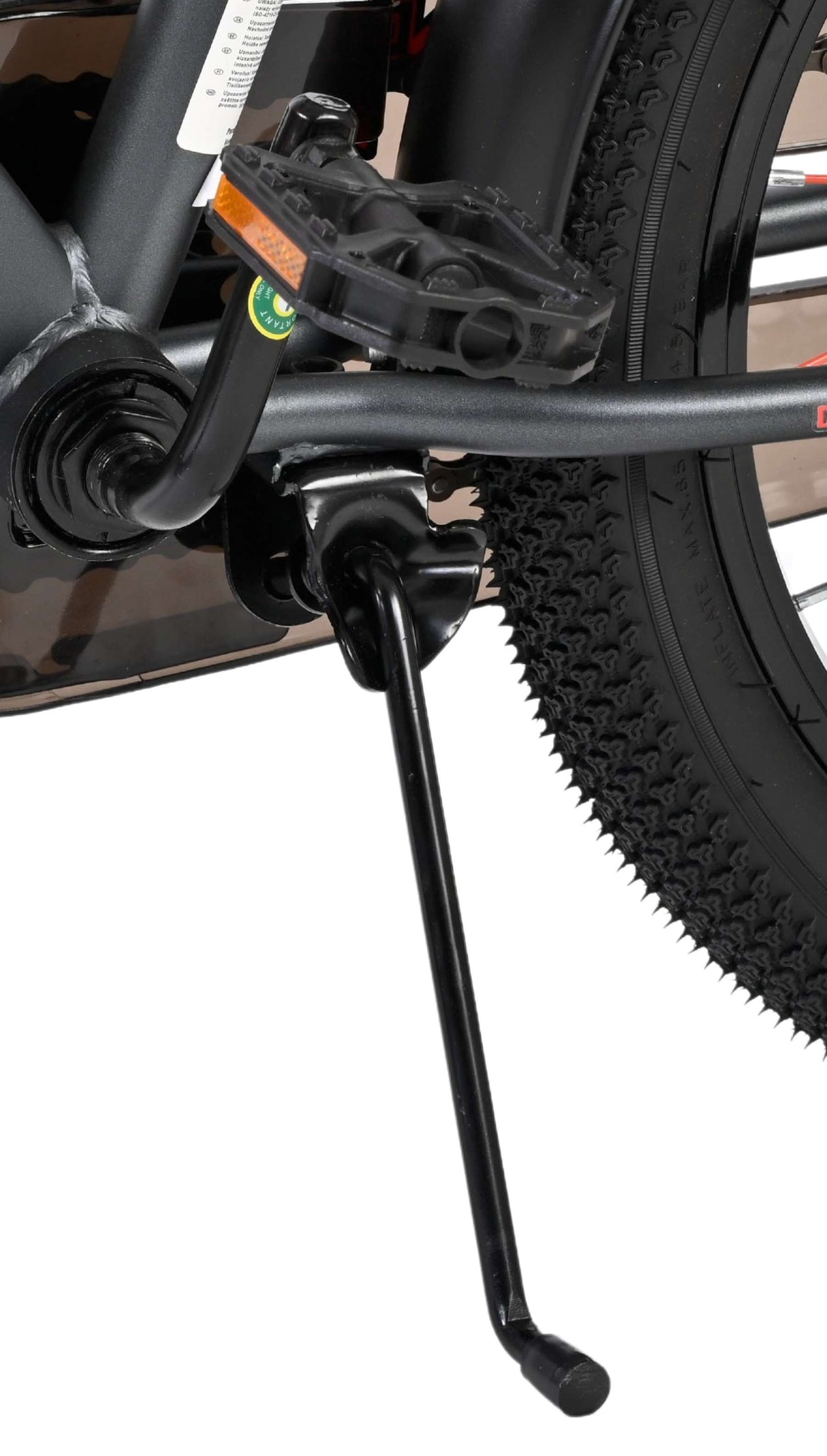 Fahrradpedal mit Kettenblatt und Seitenständer in Schwarz