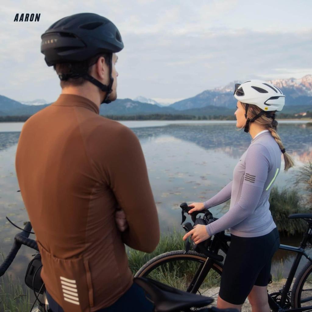 AARON MTB & BMX Fahrradgriffe, sportliche Lenkergriffe aus rutschfestem Gummi in Schwarz