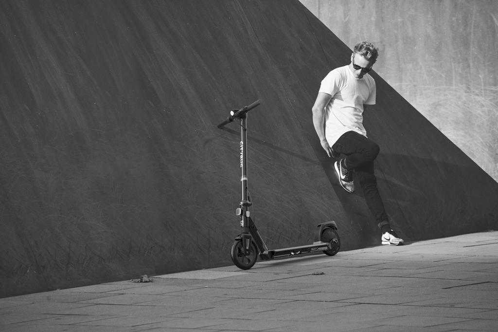 Citybug E-Scooter ES102 ABE Elektroscooter StVZO 20km/h, Reichweite 20km, bis 100kg belastbar