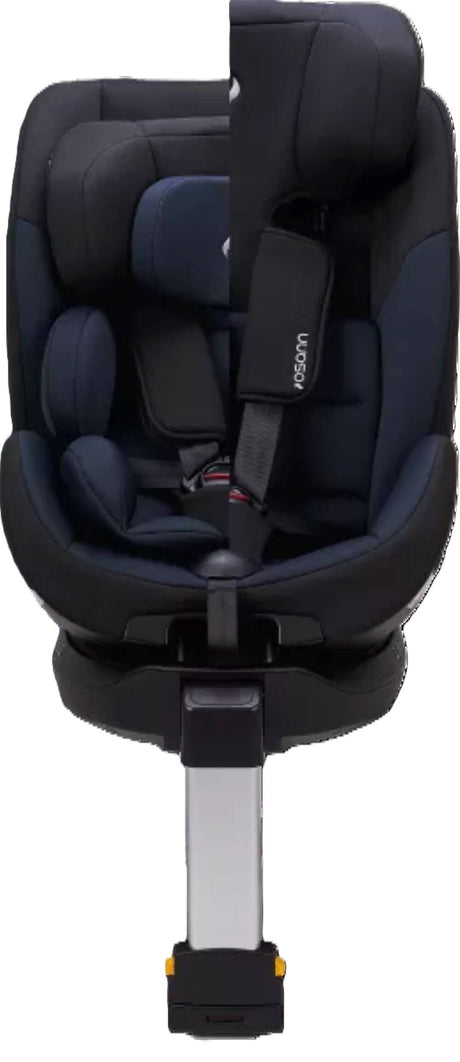 Osann Hero360 SL im Größenvergleich: links mit Neugeboreneneinlage (40 cm), rechts in voller Größe (105 cm), zeigt mitwachsende Nutzung nach i-Size R129.