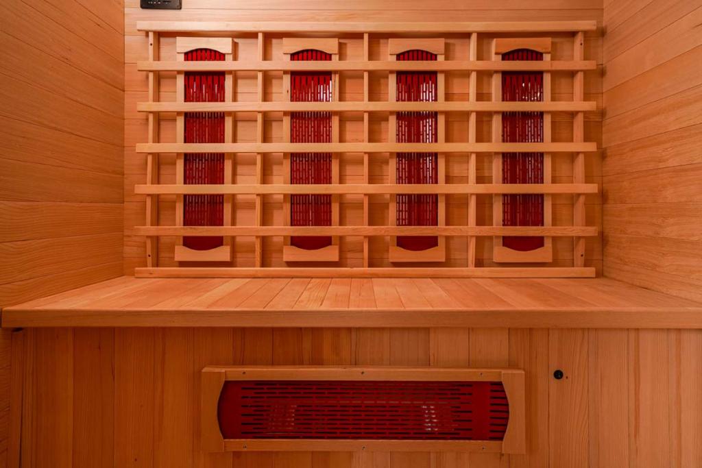PureHaven Infrarotkabine 175x120x190 cm aus kanadischem Hemlock-Holz Bluetooth-Soundsystem Timer Lichttherapie in 4 Farben digitale Steuerung