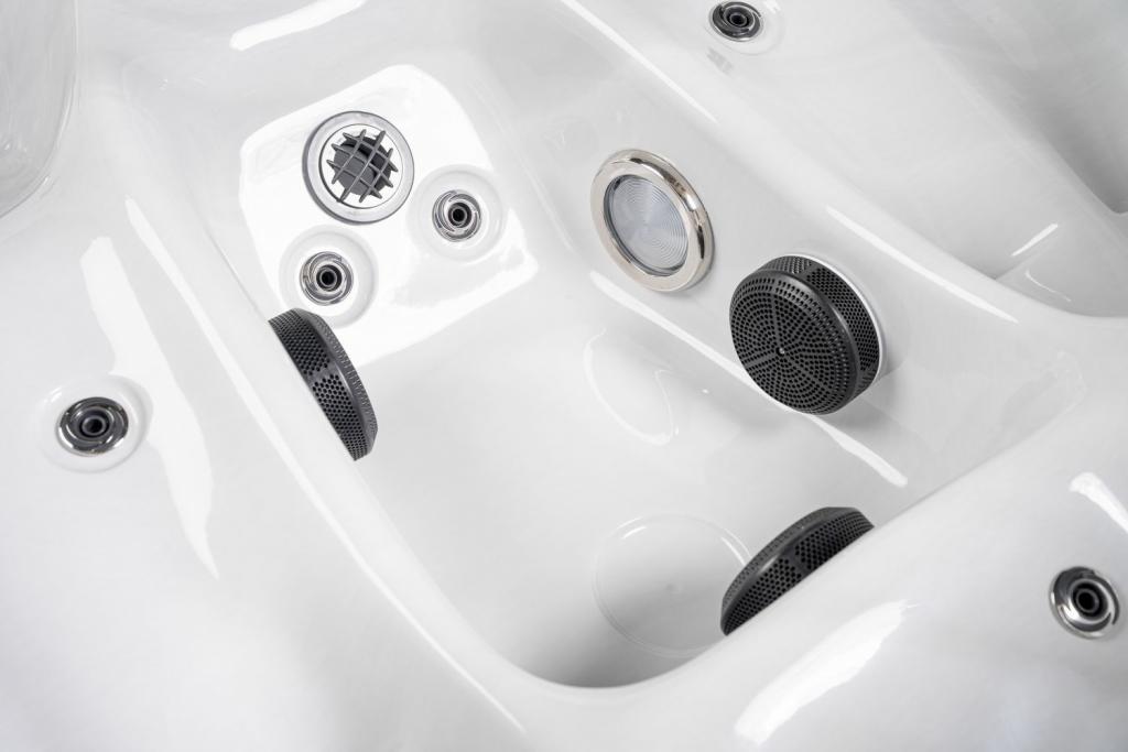 PureHaven American Outdoor-Whirlpool 220x156 cm für 3 Personen mit 77 Wasserdüsen und 10 Luftdüsen Thermoabdeckung LEDs Farbe Sterling Silber/Grau