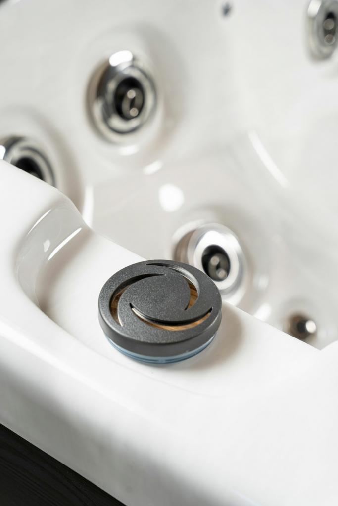 PureHaven American Outdoor-Whirlpool 230x230 cm für 6 Personen mit 71 Massagedüsen Heizung LEDs Thermoabdeckung Farbe Sterling Silber/Grau