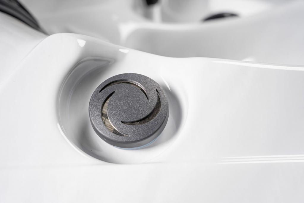 PureHaven American Outdoor-Whirlpool 220x156 cm für 3 Personen mit 77 Wasserdüsen und 10 Luftdüsen Thermoabdeckung LEDs Farbe Sterling Silber/Grau