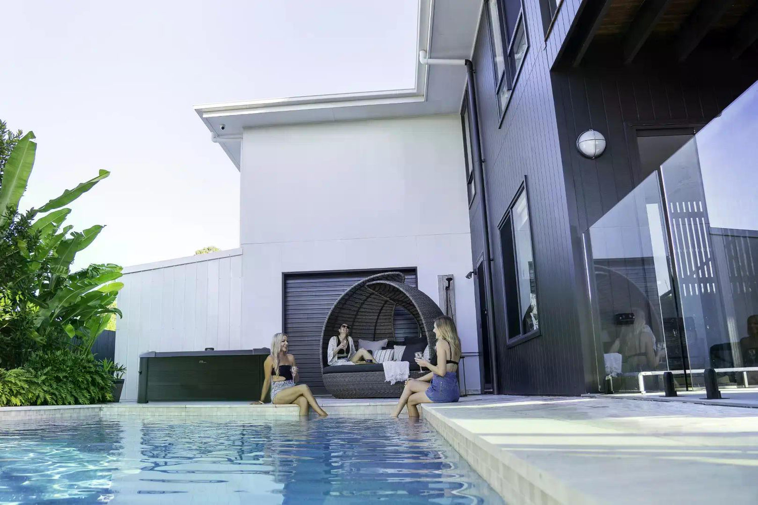 Purehaven MSpa Whirlpool Oslo Saphire 2025 – Aufblasbarer Outdoor-Whirlpool 160x160x65 cm für 6 Personen mit 120+8 Massagedüsen, PTC-Heizung, UVC-Desinfektion & LED