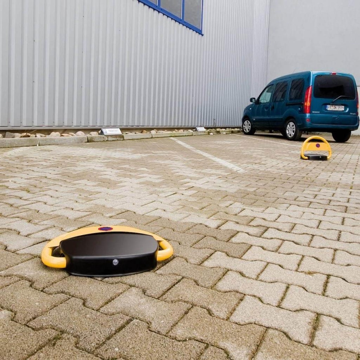 Lescars automatischer Parkplatzwächter Parkplatzsperre mit Akku & Fernbedienung Schranke