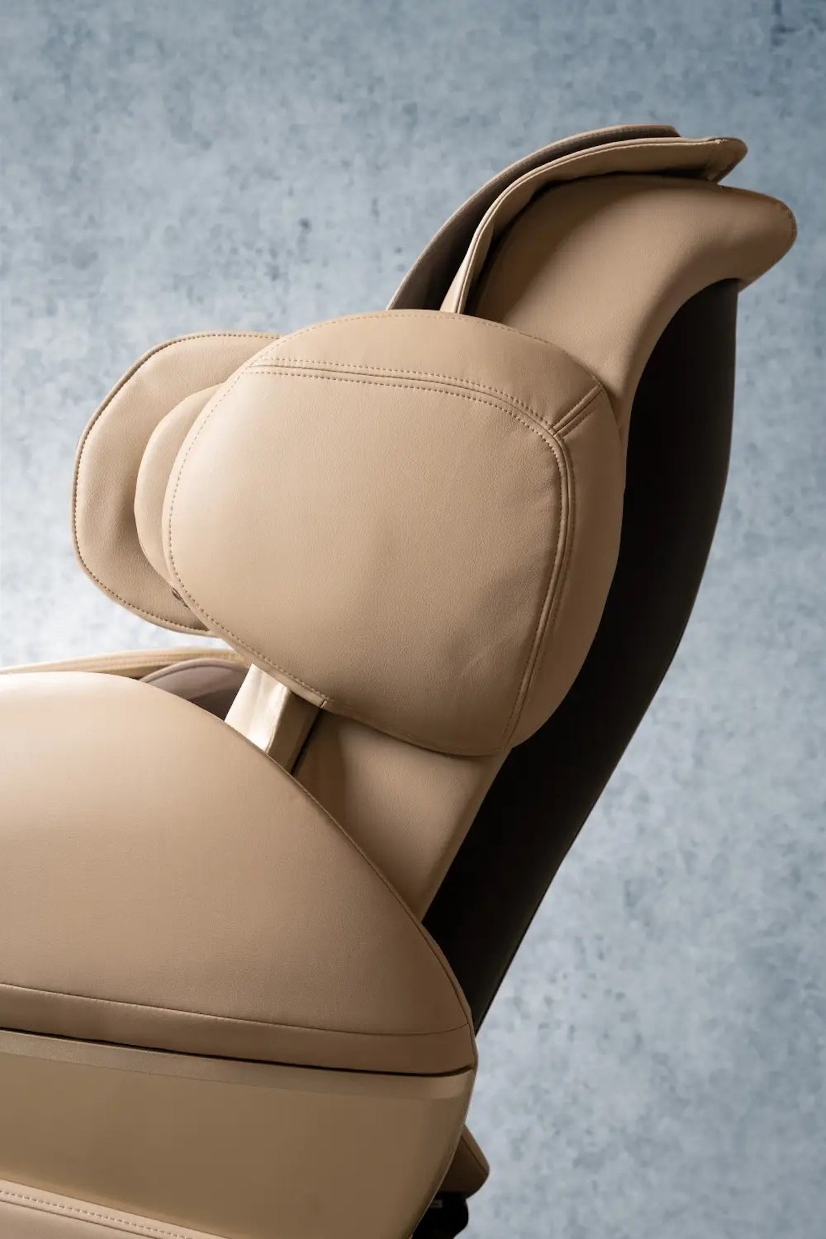 PureHaven Massage-Sessel 118x76x76 cm 6 Massagearten Rücken- Fuß- und Gesäßmassage einfache Bedienung energiesparend hochwertiges PU Leder in Beige