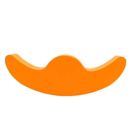 Orangenfarbener Holzblock mit geschwungener Form für kreative Anwendungen