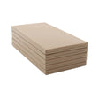 Stapelhocker in beige, aus weichem Material, ideal für Sitzgelegenheiten