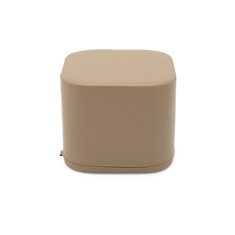 Beiger, quadratischer Pouf aus weichem Material ohne sichtbare Nähte