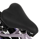 Schwarzer Fahrradsattel mit ergonomischer Form auf einem Fahrradrahmen