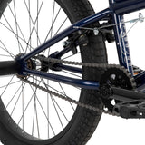 BMX-Fahrrad mit Kette, Hinterrad und stabiler Rahmenkonstruktion