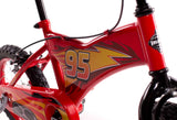Roter Kinderfahrradrahmen mit Flammenmuster und der Nummer 95