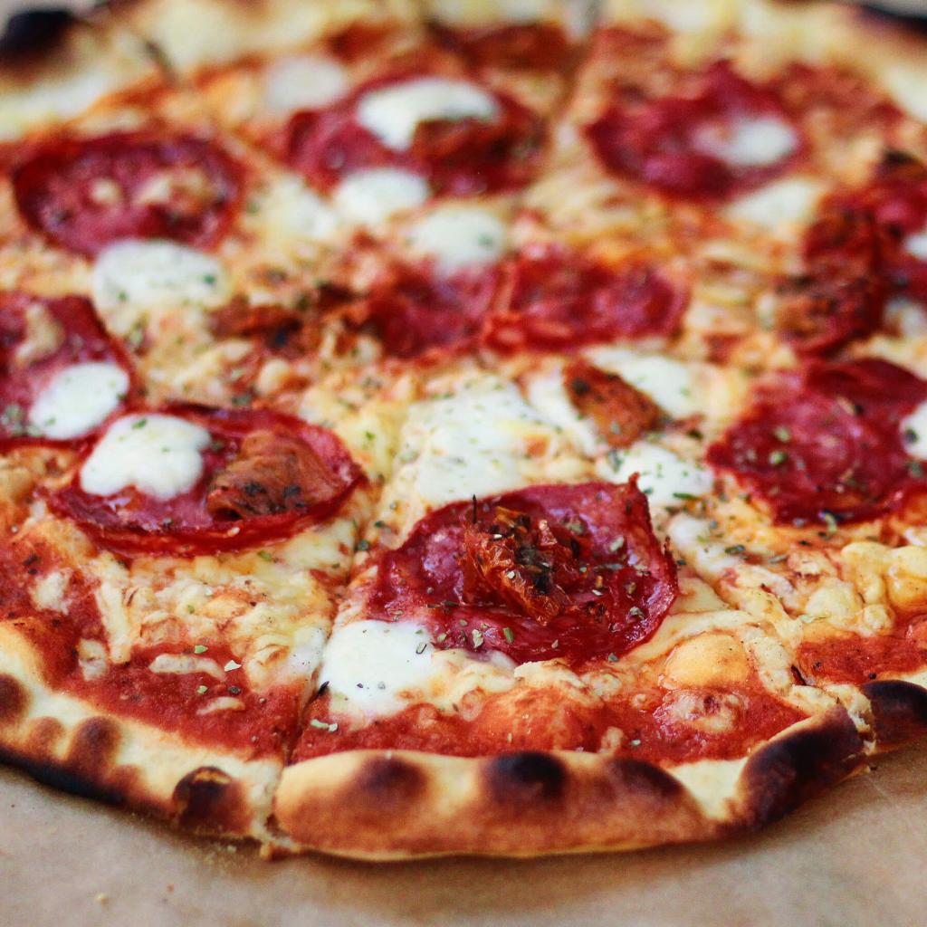 Hochwertiger Pizzastein Ø 26 cm für perfekte Pizza, Flammkuchen und Brot