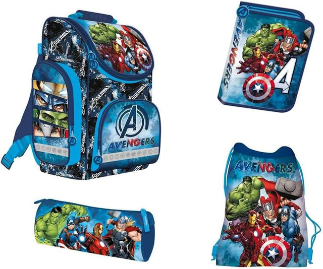 Schulranzenset 4-Teilig Avengers – Vorderansicht – Komplettes Avengers-Schulranzenset mit allen enthaltenen Artikeln, Vorderseiten sichtbar.