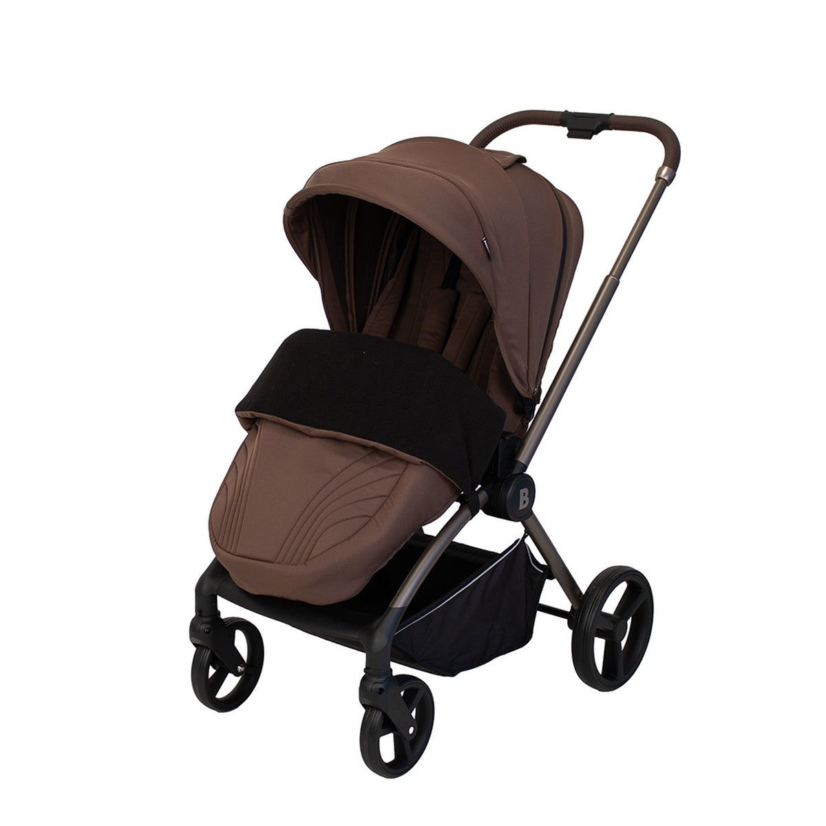 Brauner Kinderwagen mit verstellbarem Verdeck und großen Rädern