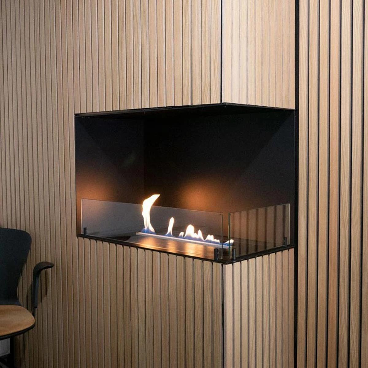 CACH Fires Foco Ecke rechts 800, Bioethanol-Kamin für die rechte Ecke, 3,2 kW, Flammen sichtbar von zwei Seiten, manuelle oder automatische Brennkammer