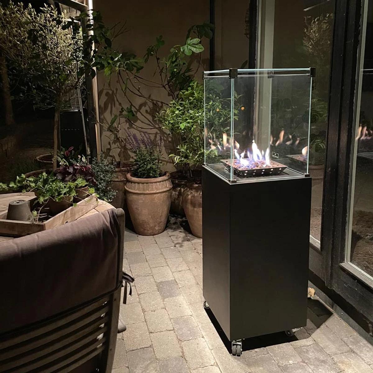 CACH Fires Muztag Malaga Terrassenheizung, freistehender Gasofen, 7,3 kW, für gemütliche Wärme auf Ihrer Terrasse.