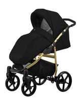 Kinderwagen in leicht schräger Seitenansicht, sichtbar mit Sonnenverdeck, Sicherheitsbügel, Vier-Rad-Fahrgestell und geräumigem Unterkorb.