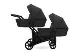 Zwillingskinderwagen-Set, Ansicht bestehend aus 2-in-1 Kinderwagen in Schwarz mit schwarzem Rahmen, Sonnenverdeck oben.