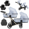 Zwillingskinderwagen-Set, Ansicht bestehend aus zwei 3-in-1 Kinderwagen in Blau mit schwarzem Rahmen sowie einer Tasche und 2x Kinderautositz.