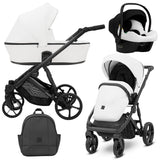 Weißer Kombikinderwagen in drei Ansichten: links Seitenansicht mit Babywanne, rechts Frontansicht mit Sportsitz, unten Vorderansicht eines passenden Rucksacks, rechts oben Ansicht eines passenden Autositz dazu.