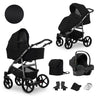 Kombikinderwagen in zwei Ansichten: links Seitenansicht mit Babywanne, rechts Frontansicht mit Sportsitz, unten Vorderansicht einer passenden Tragetasche und zwei Zubehörtaschen, rechts unten Ansicht eines passenden Autositzes dazu.