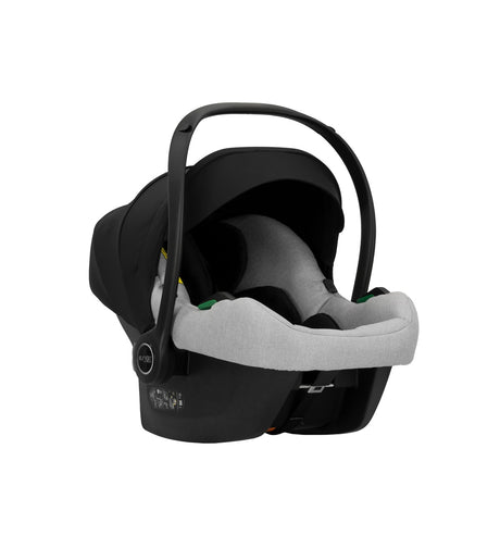 Ansicht von hinten eines modernen Kinderautositzes in Grau.