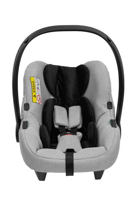 Frontalansicht eines modernen Kinderautositzes in Grau.
